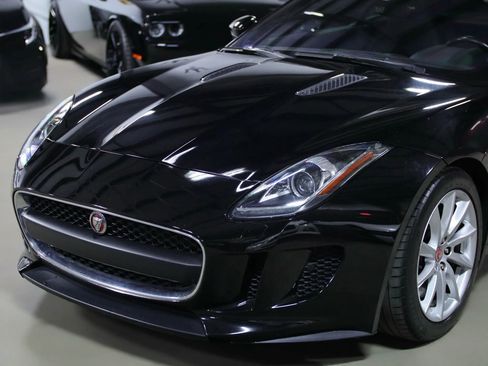 Used 2017 Jaguar F-TYPE Coupe image 7