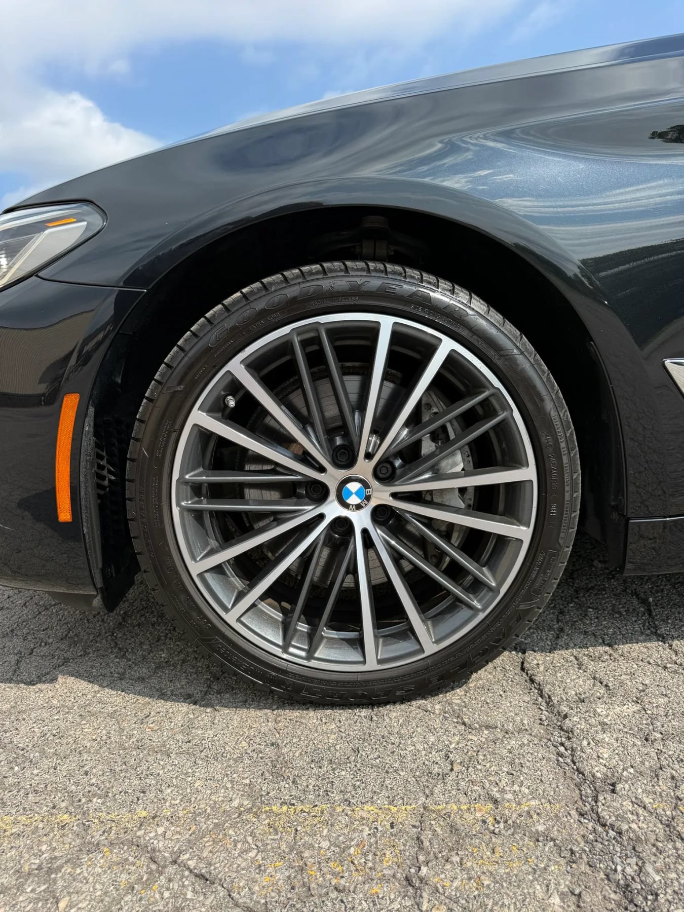 Used 2023 BMW 540i xDrive w/ Premium Package AWD/4WD image 28