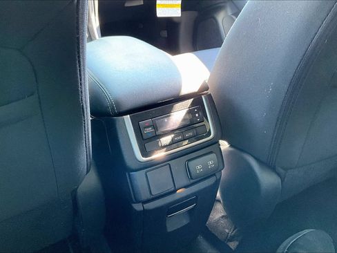Used 2021 Subaru Ascent Premium w/ Convenience Package AWD/4WD image 11