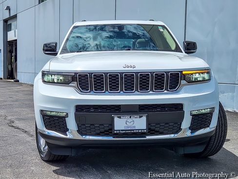 Used 2021 Jeep Grand Cherokee L Limited AWD/4WD image 4
