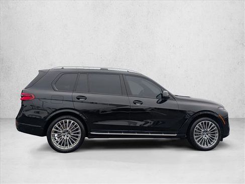 Certified 2023 BMW X7 xDrive40i w/ Premium Package image 4