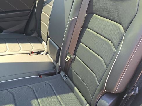 Used 2022 Volkswagen Tiguan SEL R-Line AWD/4WD image 9