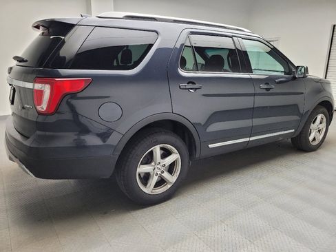 Used 2017 Ford Explorer XLT w/ Equipment Group 202A AWD/4WD image 10
