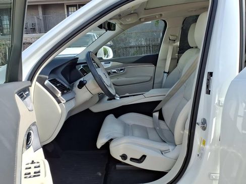 Used 2025 Volvo XC90 B6 Ultra w/ Protection Package Premier AWD/4WD image 17