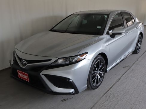 Used 2021 Toyota Camry SE w/ Convenience Package image 21