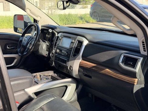 Used 2016 Nissan Titan SL image 18
