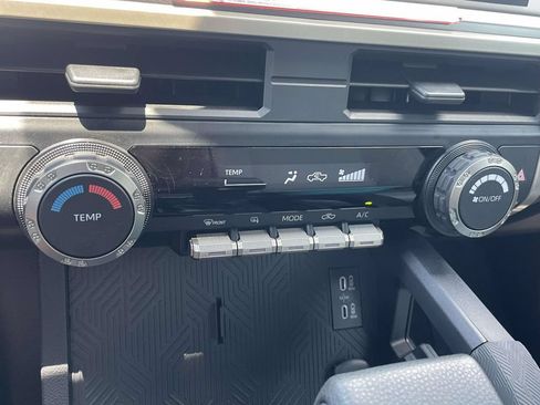 Used 2025 Toyota Tacoma SR5 AWD/4WD image 18