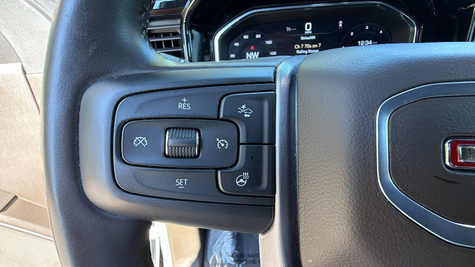 Used 2025 GMC Sierra 1500 SLT AWD/4WD image 27