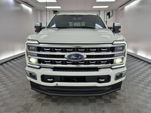Used 2024 Ford F250 Platinum AWD/4WD image 2