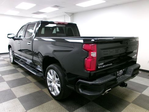 Used 2023 Chevrolet Silverado 1500 High Country AWD/4WD image 2