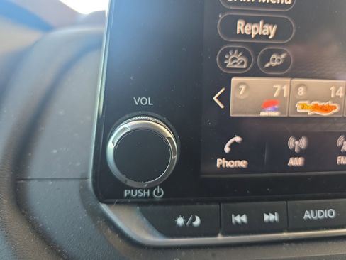 Used 2021 Nissan Rogue S FWD image 15