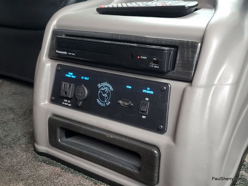 Used 2019 GMC Savana 2500 w/ Enhanced Convenience Package image 37