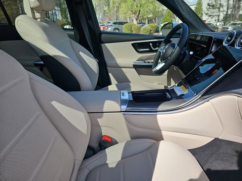 New 2026 Mercedes-Benz GLC 300 image 10