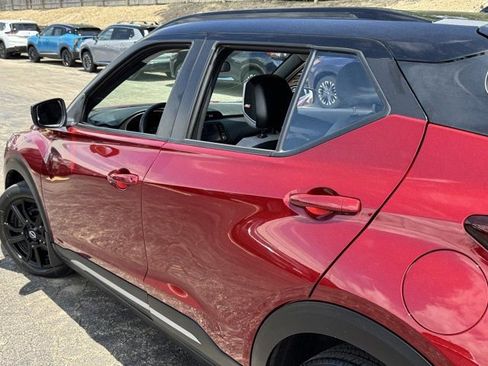 Used 2023 Nissan Kicks SR w/ SR Premium Package FWD image 14
