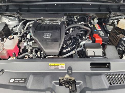 Used 2024 Toyota Highlander Platinum image 26