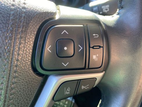 Used 2019 Toyota Highlander SE image 29