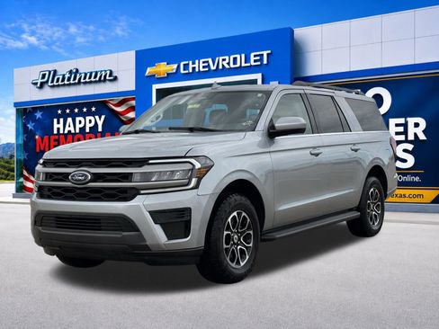 Used 2024 Ford Expedition Max XLT RWD image 3