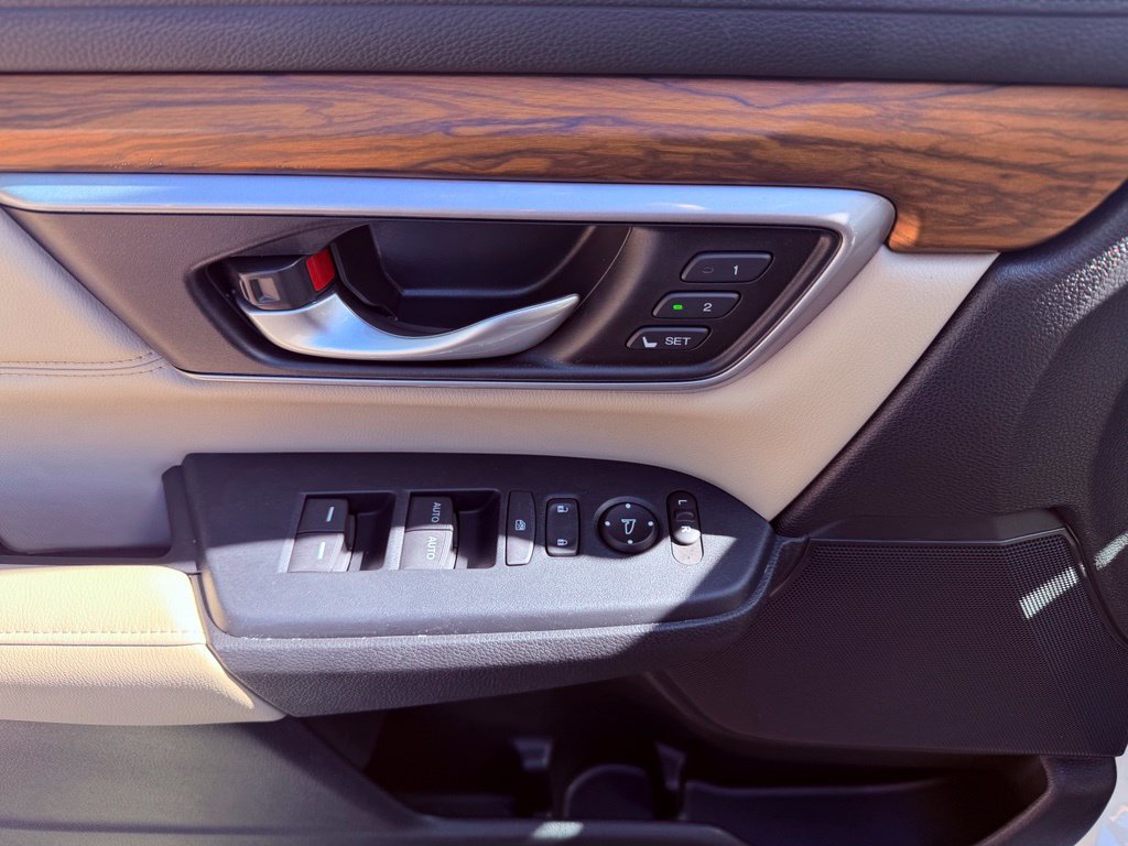 Used 2017 Honda CR-V Touring image 18