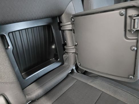 Used 2025 GMC Sierra 2500 SLE w/ SLE Value Package; image 13