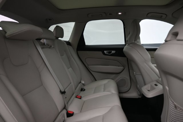 Used 2024 Volvo XC60 B5 Core w/ Climate Package AWD/4WD image 30