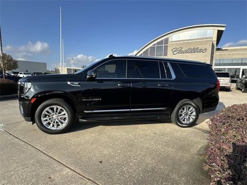 Used 2023 GMC Yukon XL SLT w/ SLT Premium Package image 8