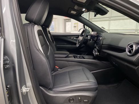 Used 2024 Chevrolet Blazer EV LT image 18