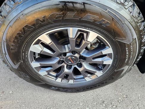 Used 2020 Nissan Titan PRO-4X w/ Pro-4x Convenience Package image 10