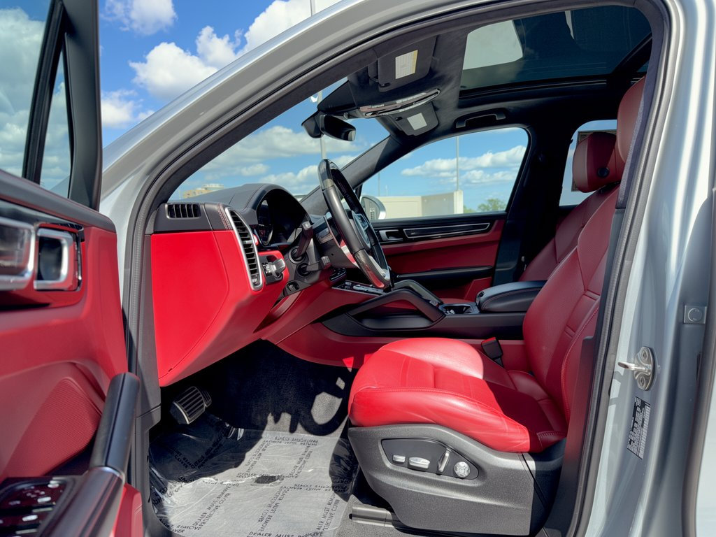Certified 2021 Porsche Cayenne GTS AWD/4WD image 5
