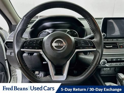 Used 2023 Nissan Altima 2.5 SR FWD image 16