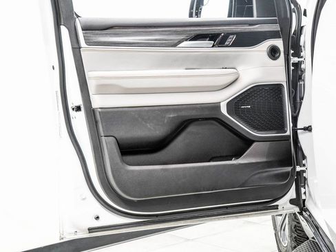 Used 2024 Jeep Wagoneer L Series II w/ Flexible Seating Group AWD/4WD image 48