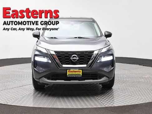 Used 2023 Nissan Rogue S AWD/4WD image 2