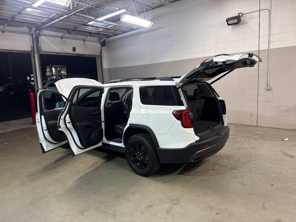 Used 2022 GMC Acadia AT4 w/ Technology Package AWD/4WD image 12