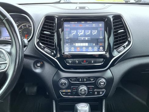 Used 2021 Jeep Cherokee Limited AWD/4WD image 14