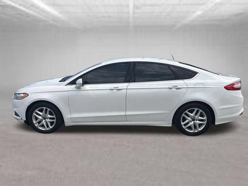 Used 2016 Ford Fusion SE FWD image 2