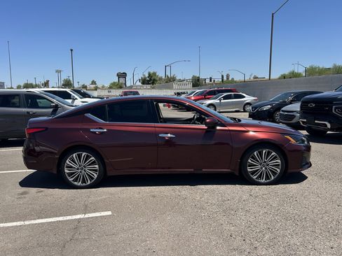 Used 2023 Nissan Altima 2.5 SL FWD image 5