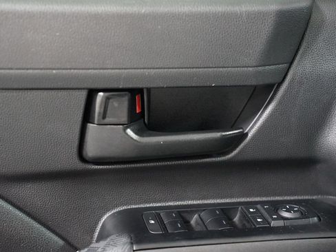 Certified 2025 Toyota Tacoma SR5 AWD/4WD image 33