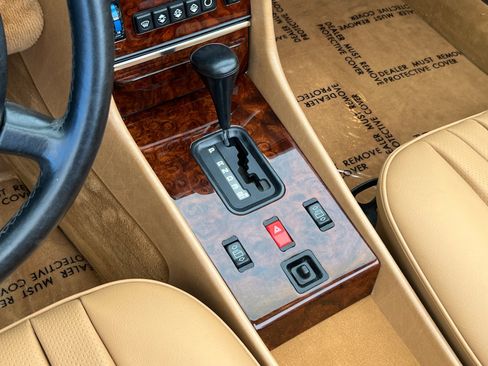Used 1988 Mercedes-Benz 560 SL image 29