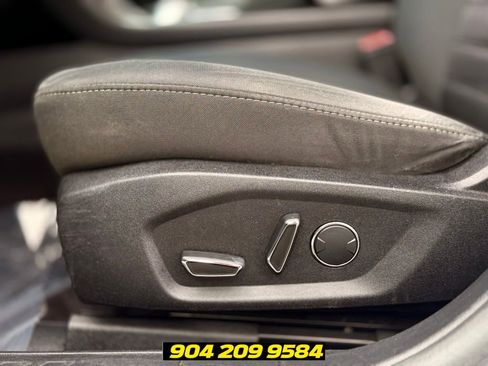 Used 2017 Ford Fusion SE w/ Fusion SE Technology Package FWD image 15