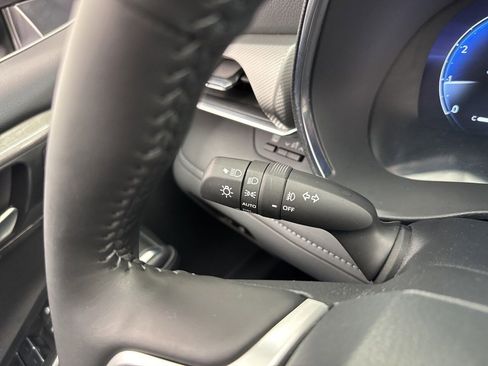 Used 2024 Toyota Highlander Platinum image 24