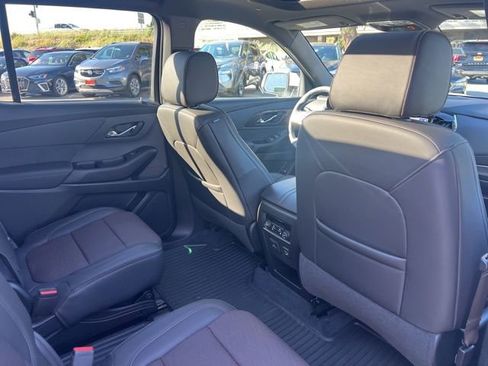 Used 2023 Chevrolet Traverse High Country AWD/4WD image 25