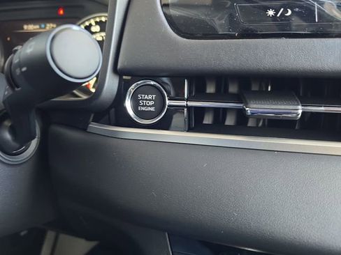 New 2025 Mitsubishi Outlander ES image 21