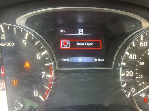 Used 2018 Nissan Altima 2.5 SR FWD image 9