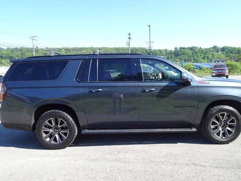 Used 2021 Chevrolet Suburban Z71 w/ Luxury Package AWD/4WD image 5