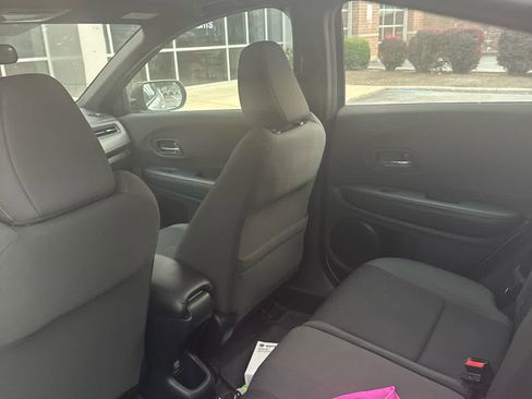 Used 2020 Honda HR-V Sport image 11