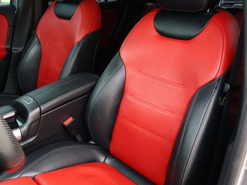 Used 2021 Mercedes-Benz GLA 250 4MATIC image 14