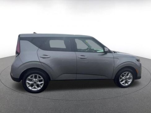 Used 2025 Kia Soul LX w/ LX Technology Package image 16