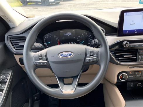 Used 2021 Ford Escape SE image 6