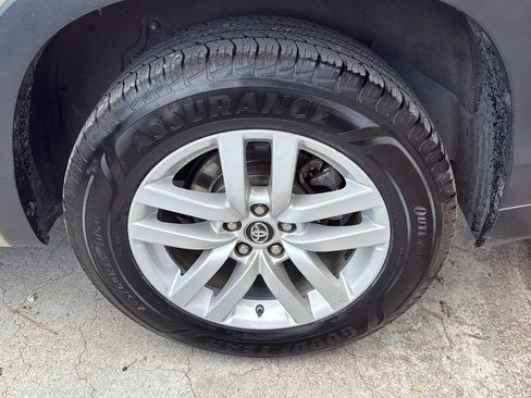 Used 2016 Toyota Highlander LE FWD image 45