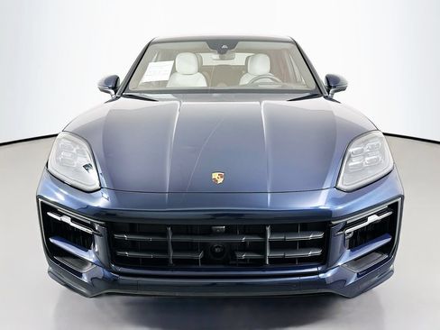 Used 2025 Porsche Cayenne S AWD/4WD image 6