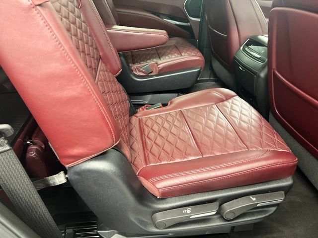 Used 2026 Cadillac Escalade Luxury w/ LPO, Floor Liner Package AWD/4WD image 25